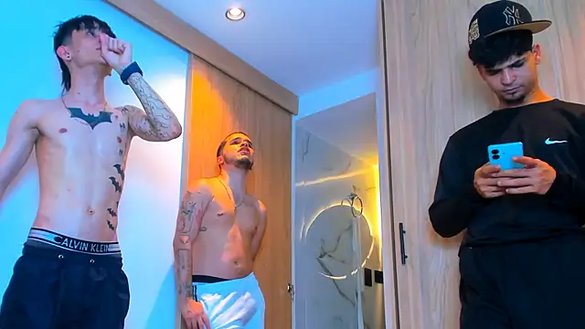 TheBatMansion's Live XXX Chat