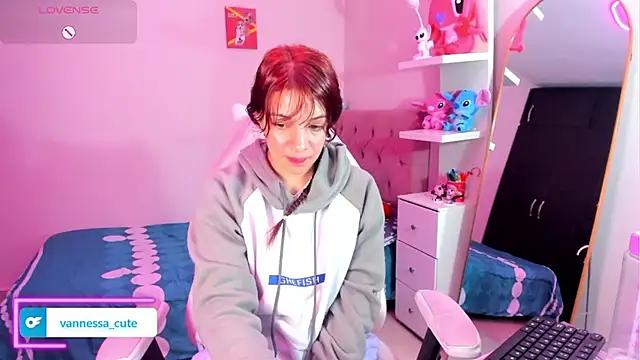 Vannessa__Shy élő XXX-chatje