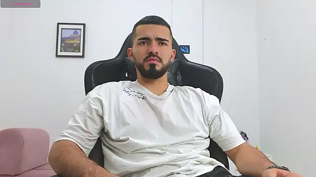 XXX chat uživo modela Massimoo_07