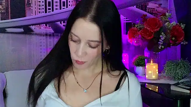 Pokazy przed kamerką – MonicaSweetx