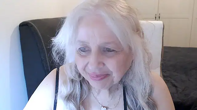 Show modela SusiLifeXXX na web-kameri