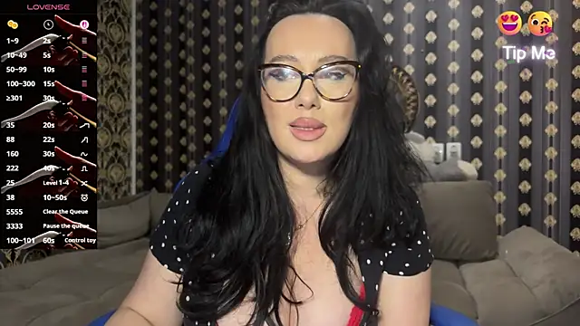 AnnaAnn_Milf 现场XXX聊天