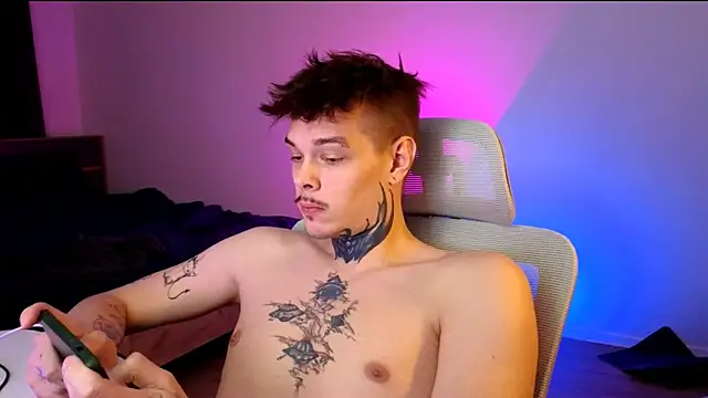 DENIS_HERE লাইভ XXX চ্যাট