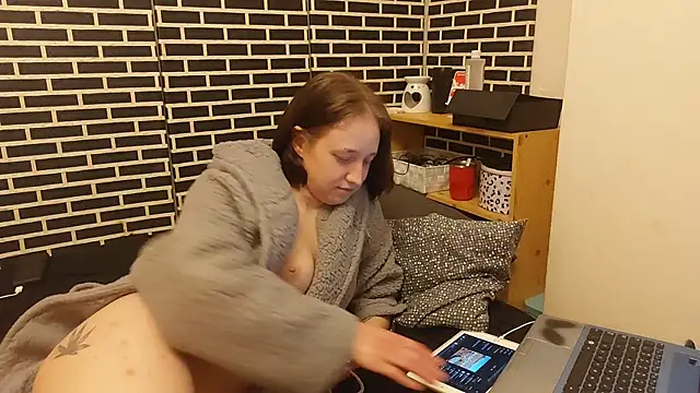 Spatgirl's Live XXX Chat