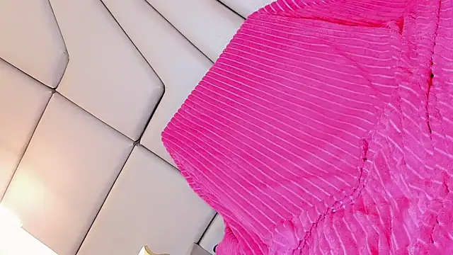 Chat +18 de Miss-Saraii ao vivo