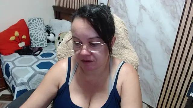 Chat +18 de Sonialorens_ ao vivo