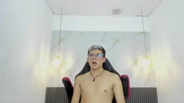 AndyFame1のライブXXXチャット