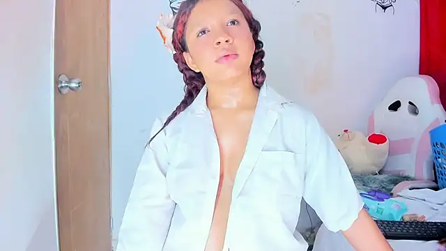 Emily_Coper18 Chat XXX live