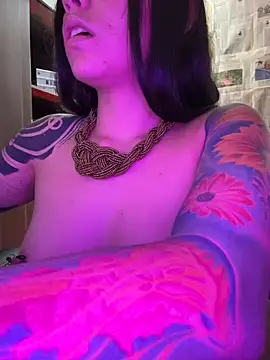 Chat +18 de i_am_nina_ ao vivo