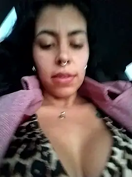 Luianna Adlı Modelin Canlı XXX Sohbeti