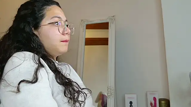 دردشة SelenaBlumX الجنسية المباشرة