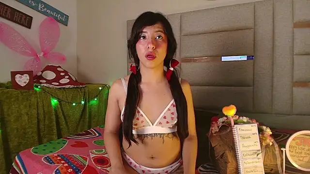 LittlePeach_ Chat XXX live