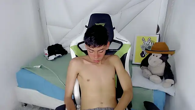 Chatroom XXX en direct de Liarr_