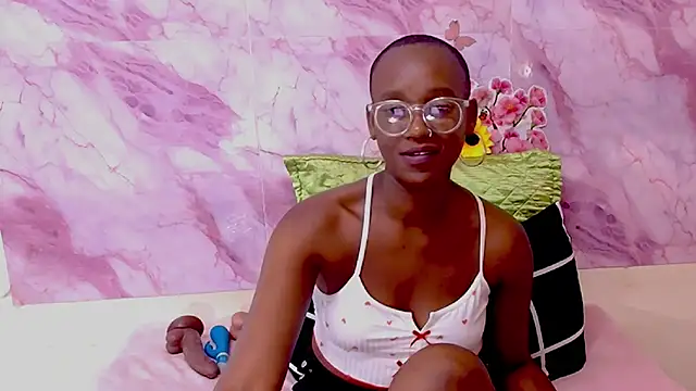 EbonyOlive69 élő XXX-chatje