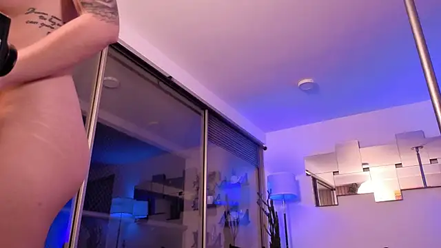 mandi4pole_ Live XXX Chat