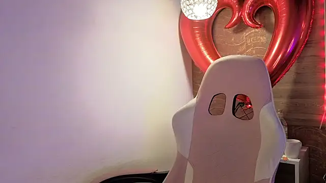 AgnesIvanova Chat XXX in diretta