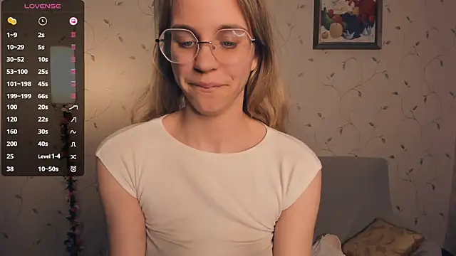 JoanBaggott élő XXX-chatje