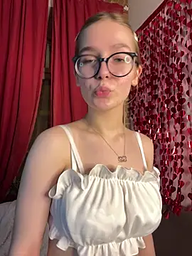 XXX chat uživo modela MyKittySayMeow