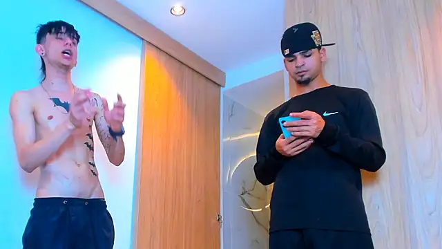 Pertunjukan Kamera Web TheBatMansion