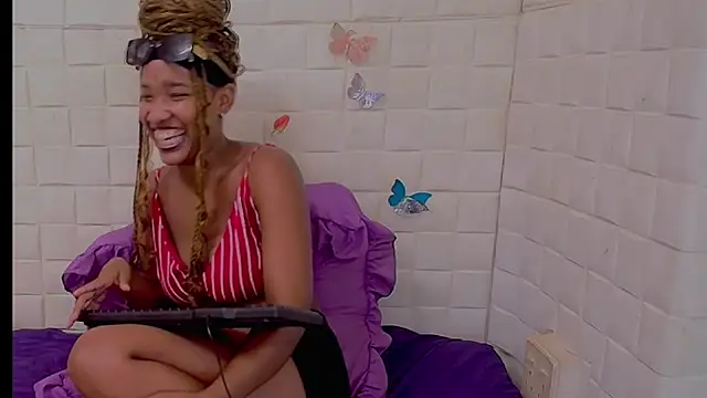 EroticSexyPrada 现场XXX聊天