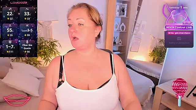 Chatroom XXX en direct de JenniferLight