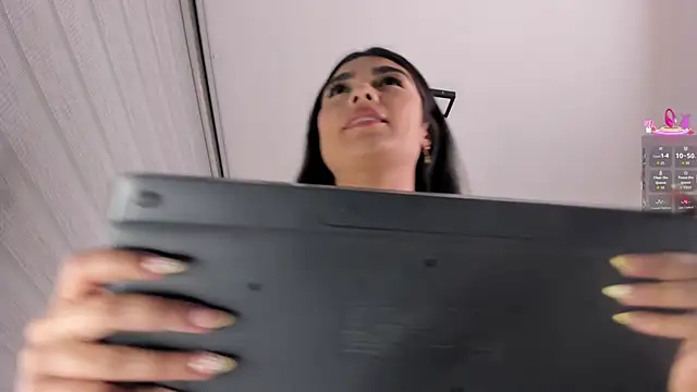 Chatroom XXX en direct de Alexandra_ra