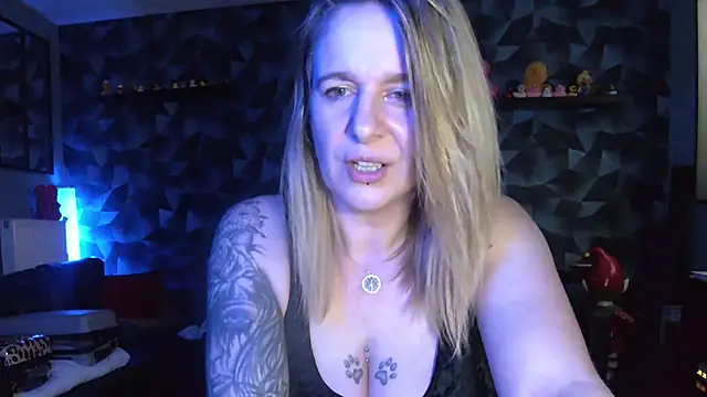 Delichieuse5 – Naživo XXX chat