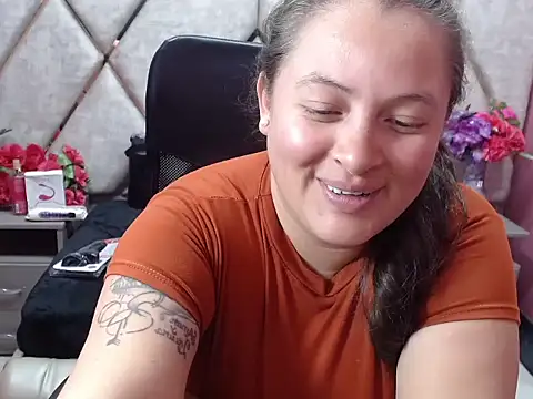 Онлайн чат XXX Sarah_Boobs_