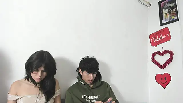 Pertunjukan Kamera Web Laura_and_Kevin