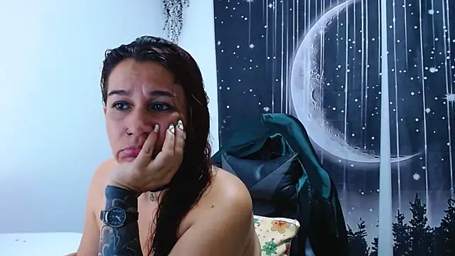 Hikaryfire élő XXX-chatje