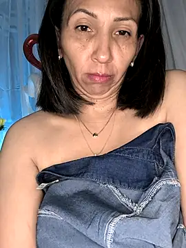 MrsvictoriaaaのライブXXXチャット