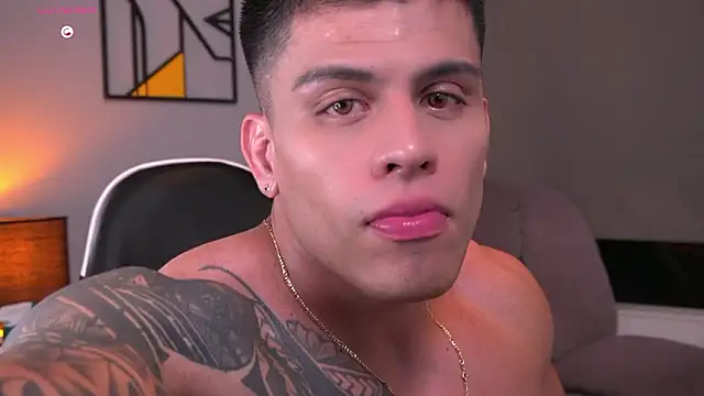 tyler_muscle1 现场XXX聊天