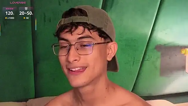 Chat XXX en directo de Aaron_Eze