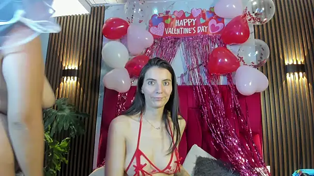 Valkiria-and-DioneのライブXXXチャット