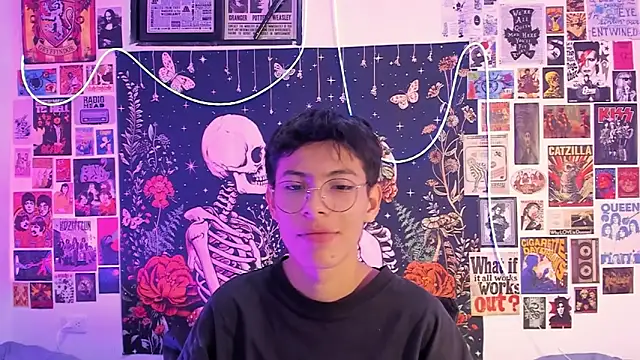 Show modela alextop_ na web-kameri