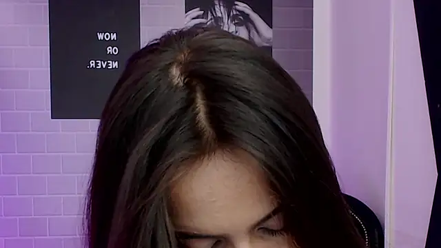 aleesha_cameron02 Adlı Modelin Canlı XXX Sohbeti