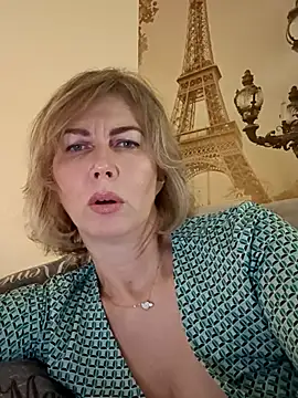 stellahere8 Adlı Modelin Canlı XXX Sohbeti