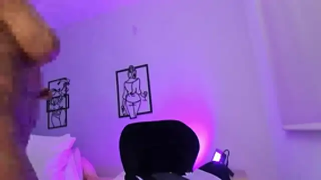 Allison-Bell1 Adlı Modelin Canlı XXX Sohbeti