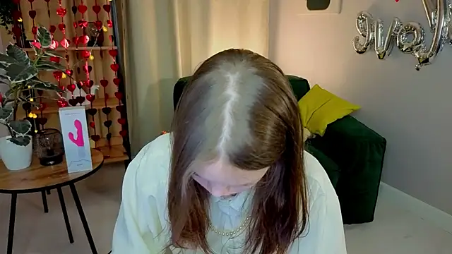 Dilara_xBaby Chat XXX in diretta