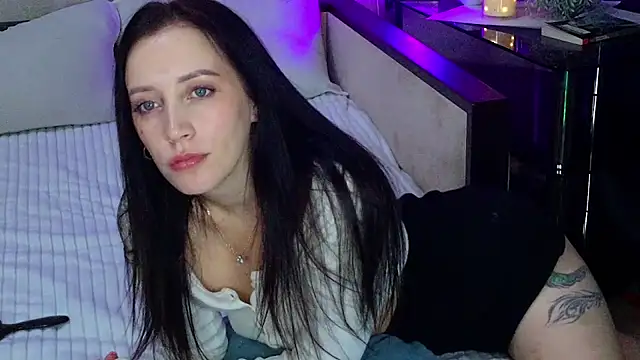 MonicaSweetx 即時 XXX 聊天