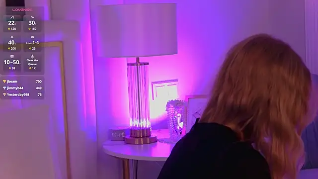 MollyHilton élő XXX-chatje