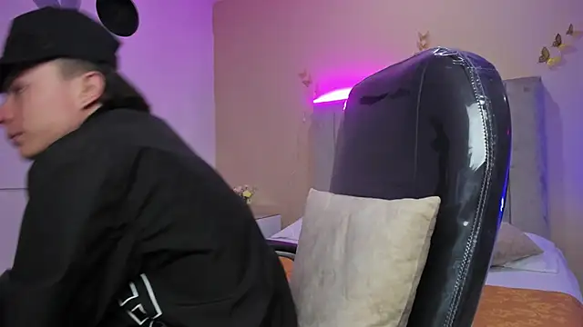 Nascary_Fox Adlı Modelin Canlı XXX Sohbeti