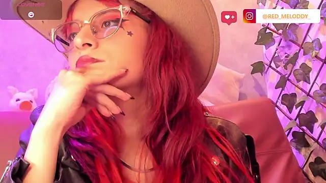 XXX chat uživo modela RedMeloddy