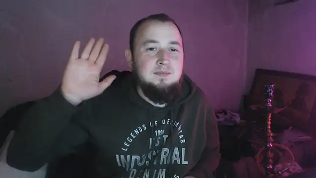 XXX chat uživo modela BIG-COCK-OMG