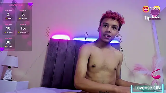 Chat +18 de Xavier_Fox___ ao vivo