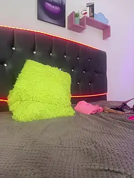 ISIS17_EF's Live XXX Chat