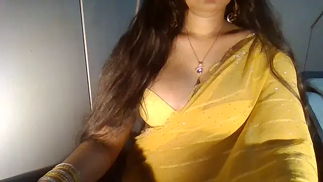 Yashika_Loves: онлайн-секс-чат