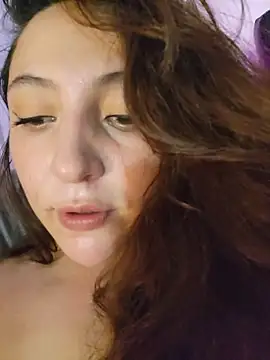 VickyHoult Adlı Modelin Canlı XXX Sohbeti