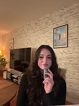 claraaaa06 Adlı Modelin Canlı XXX Sohbeti