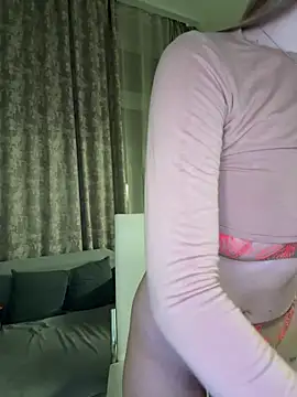 MissOyee Adlı Modelin Canlı XXX Sohbeti